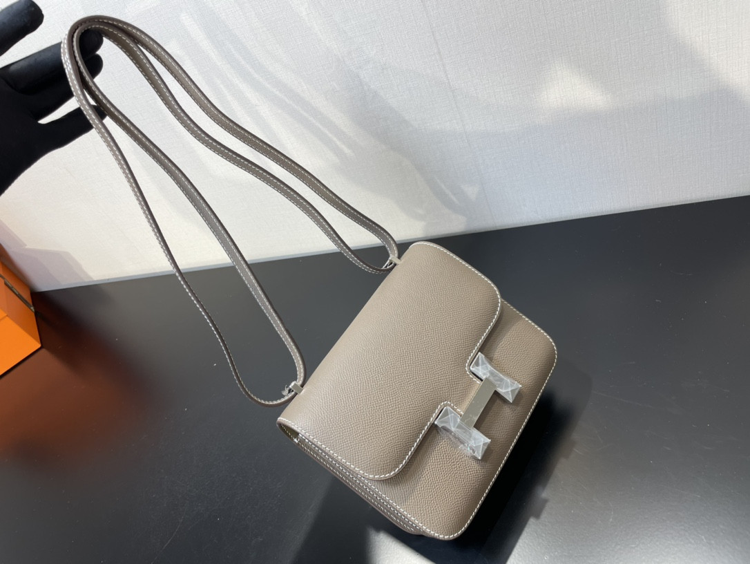 H**me5 constance 19 epsom silver hardware 7.25" x 6.25" x 2.25"