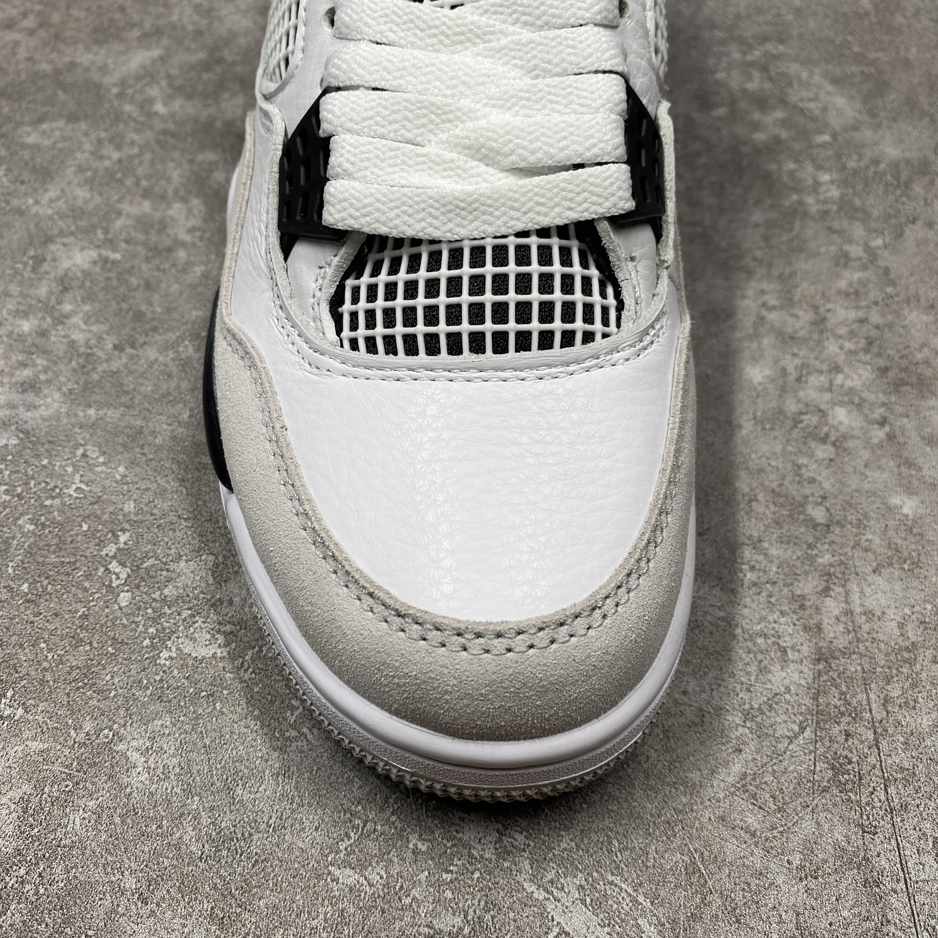 Air Jordan 4 Reto Military Black