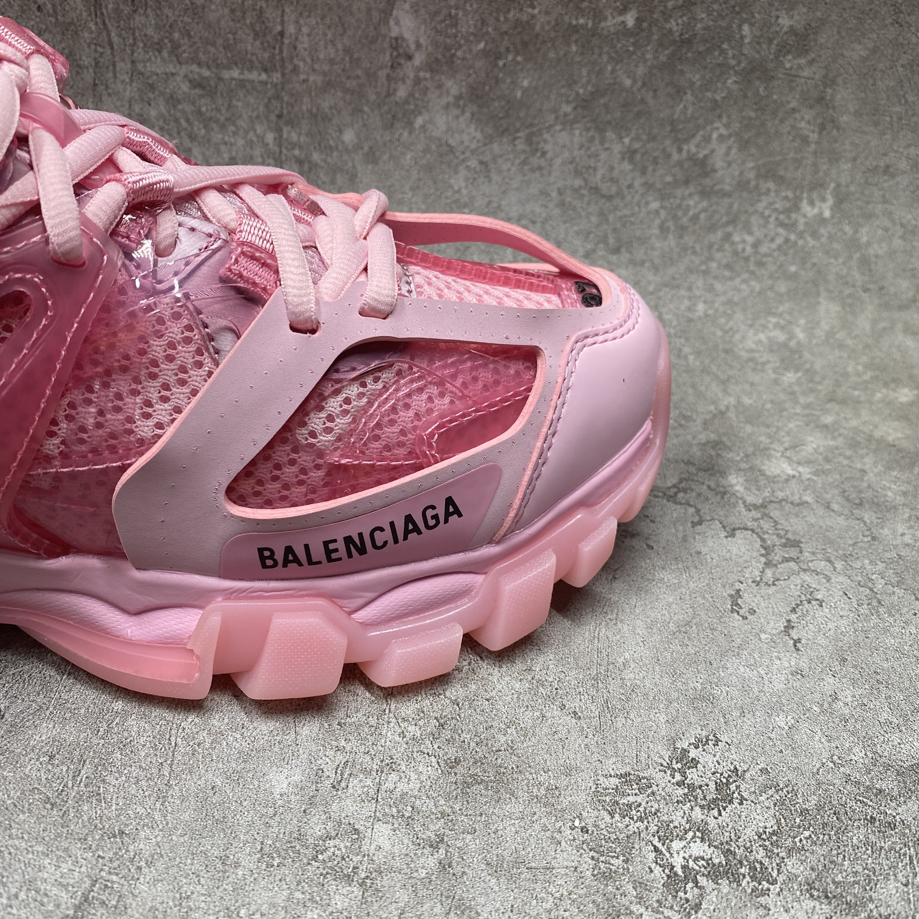 Balenciga Wmns Track Sneaker 