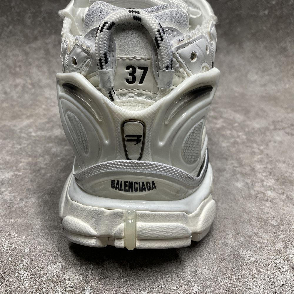 ua Ba*len*cia*ga runner sneaker