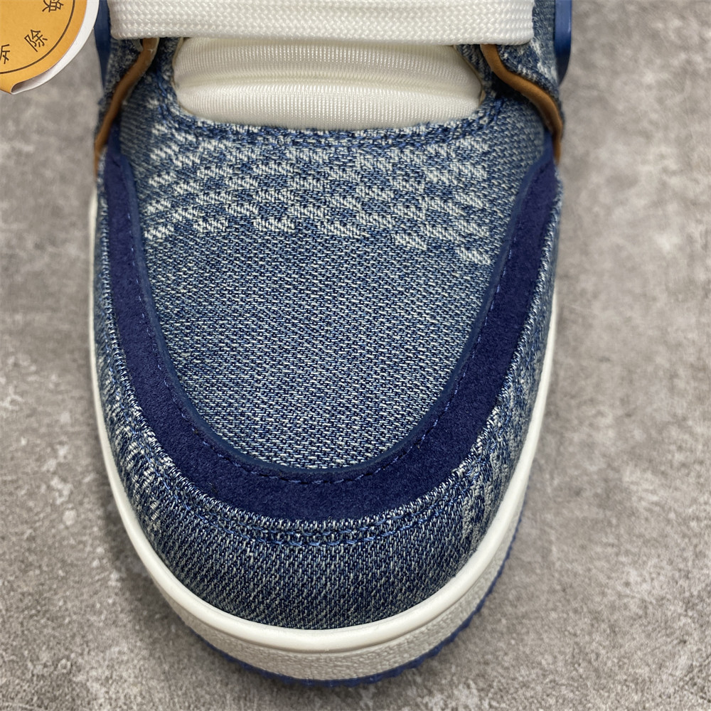 UA LV Trainer Sneaker