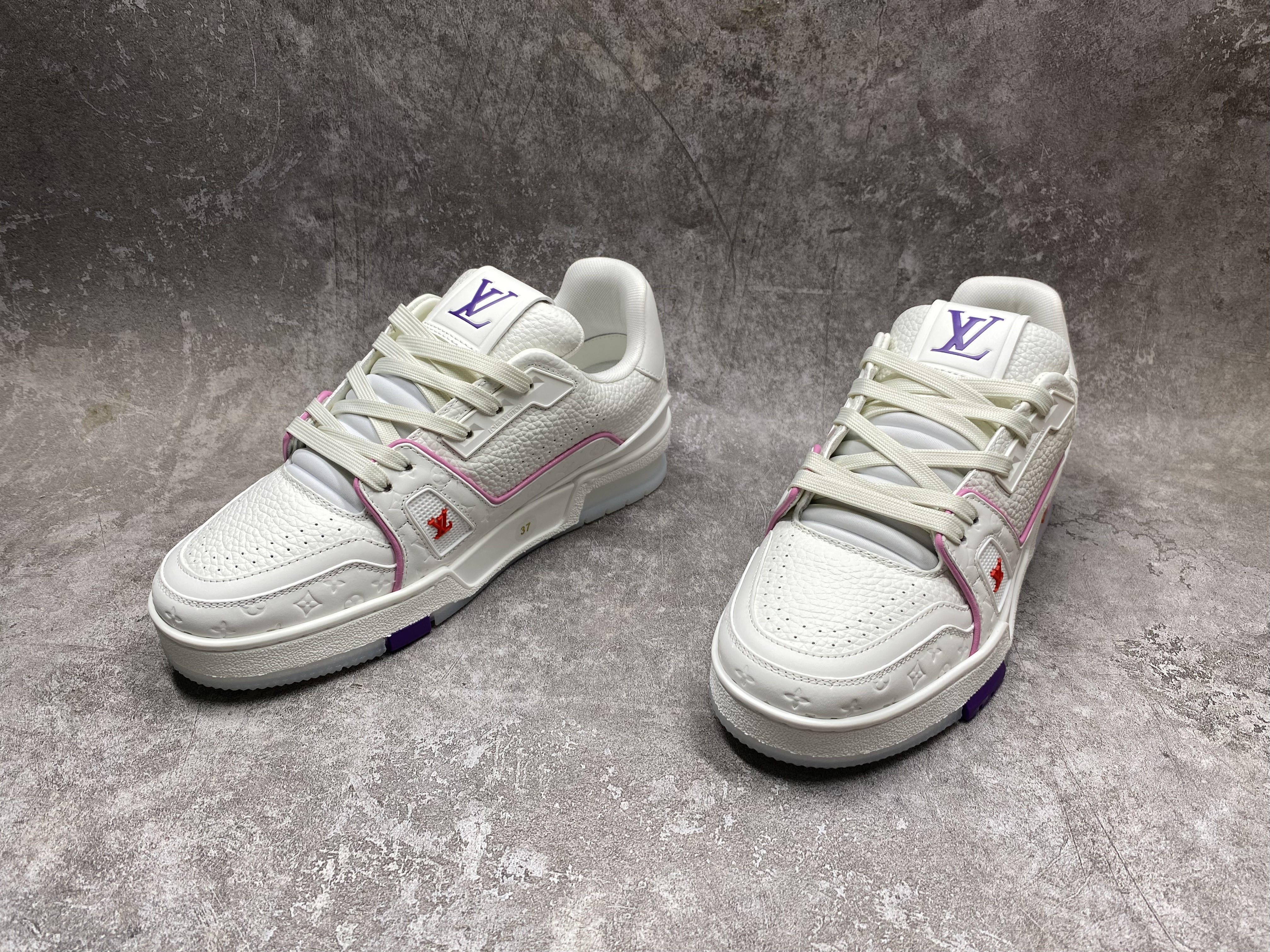 UA LV trainer Sneakers