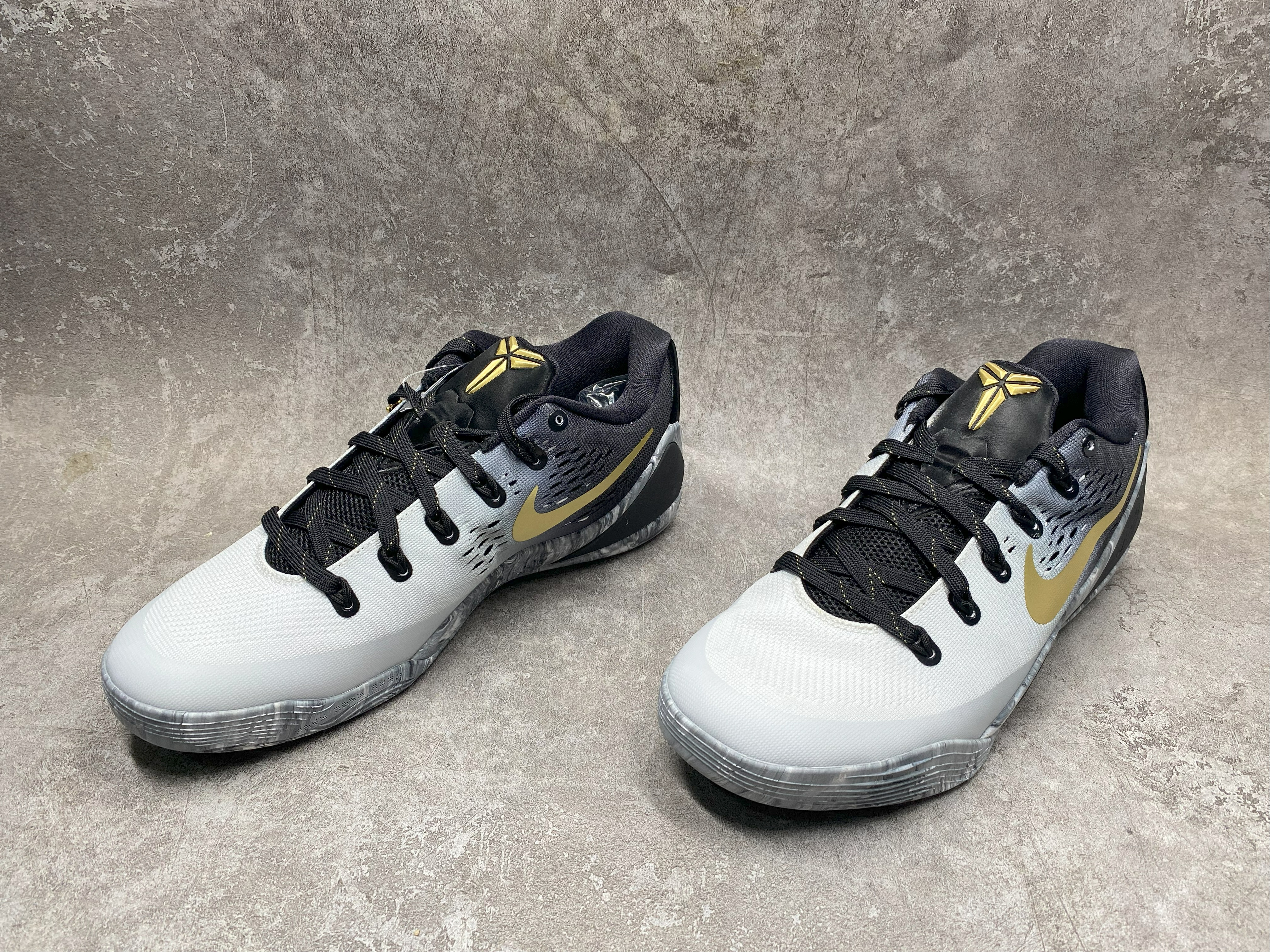 UA Nike Kobe 9 EM Low Protro