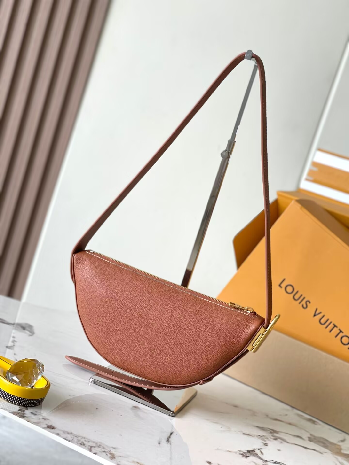 LV Low Key Bumbag M83546 28x13x5.5cm