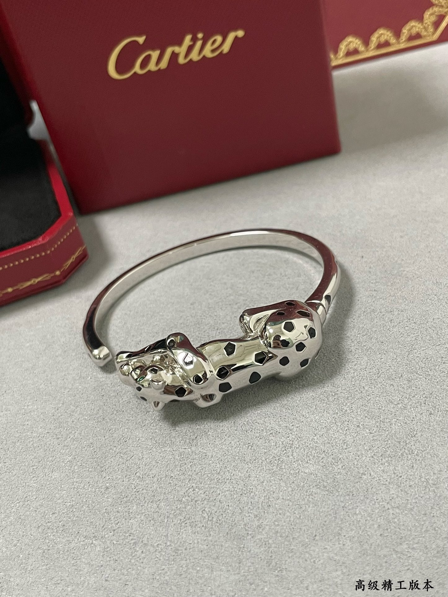 Ca*t*er light gold spotted leopard bracelet