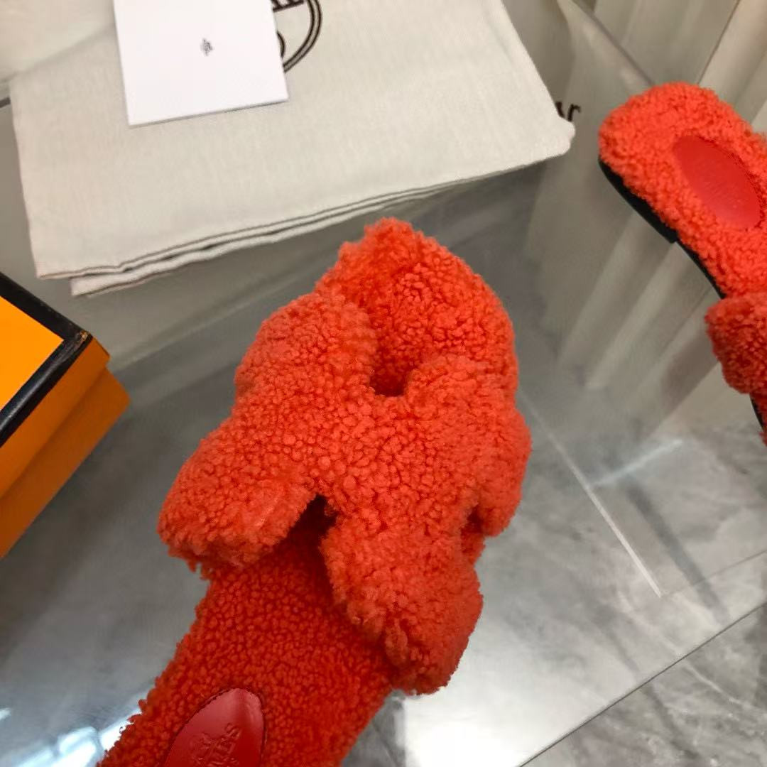 ua H**me5 oran sandal