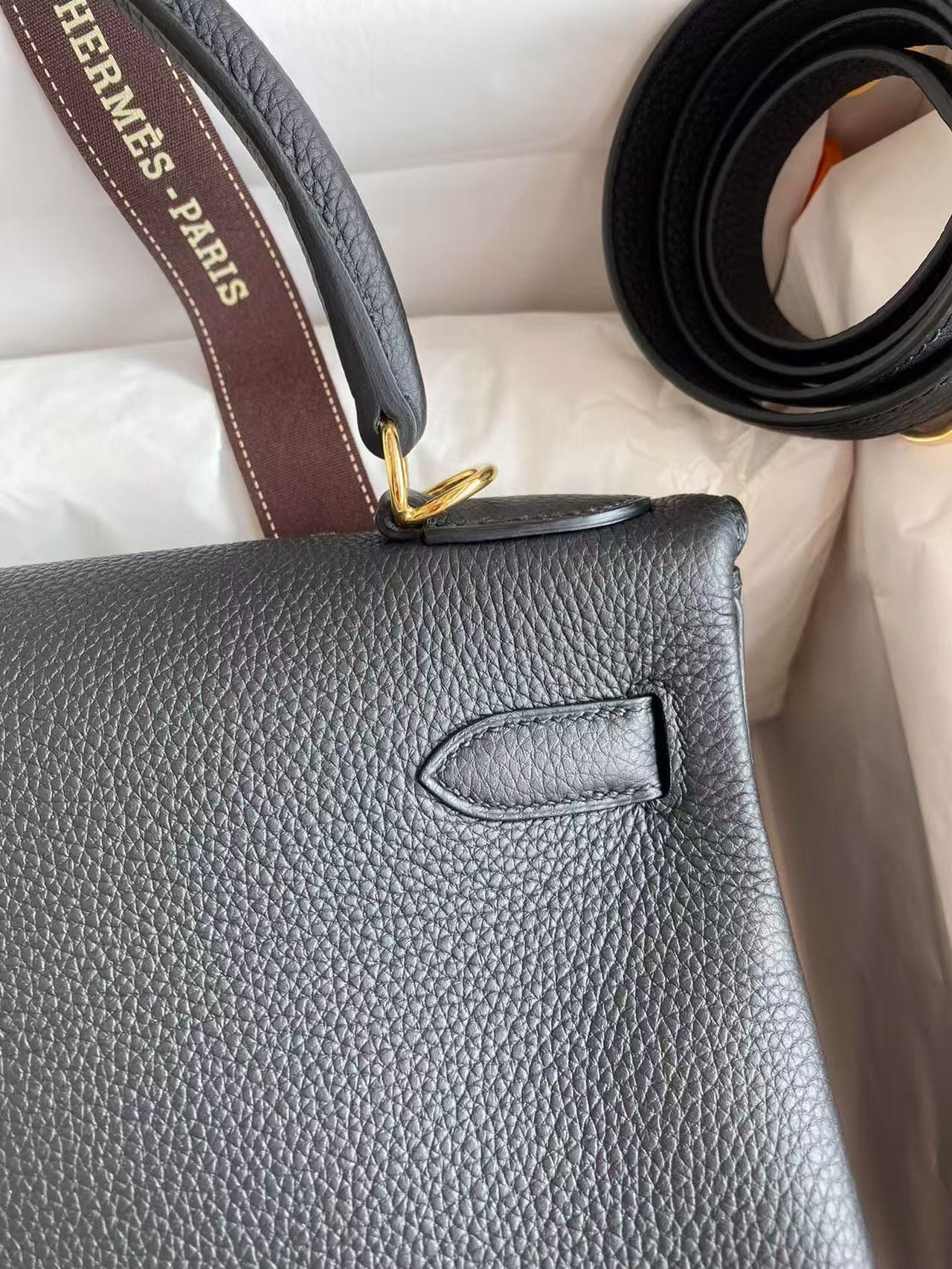 HERMÈS Kelly Gold-tone Hardware 25 28