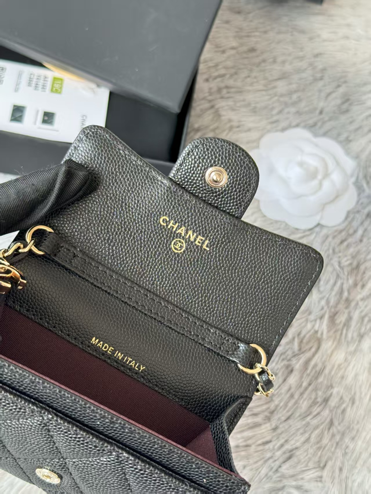 Ch*el wallet on chain 11x7.5x2cm