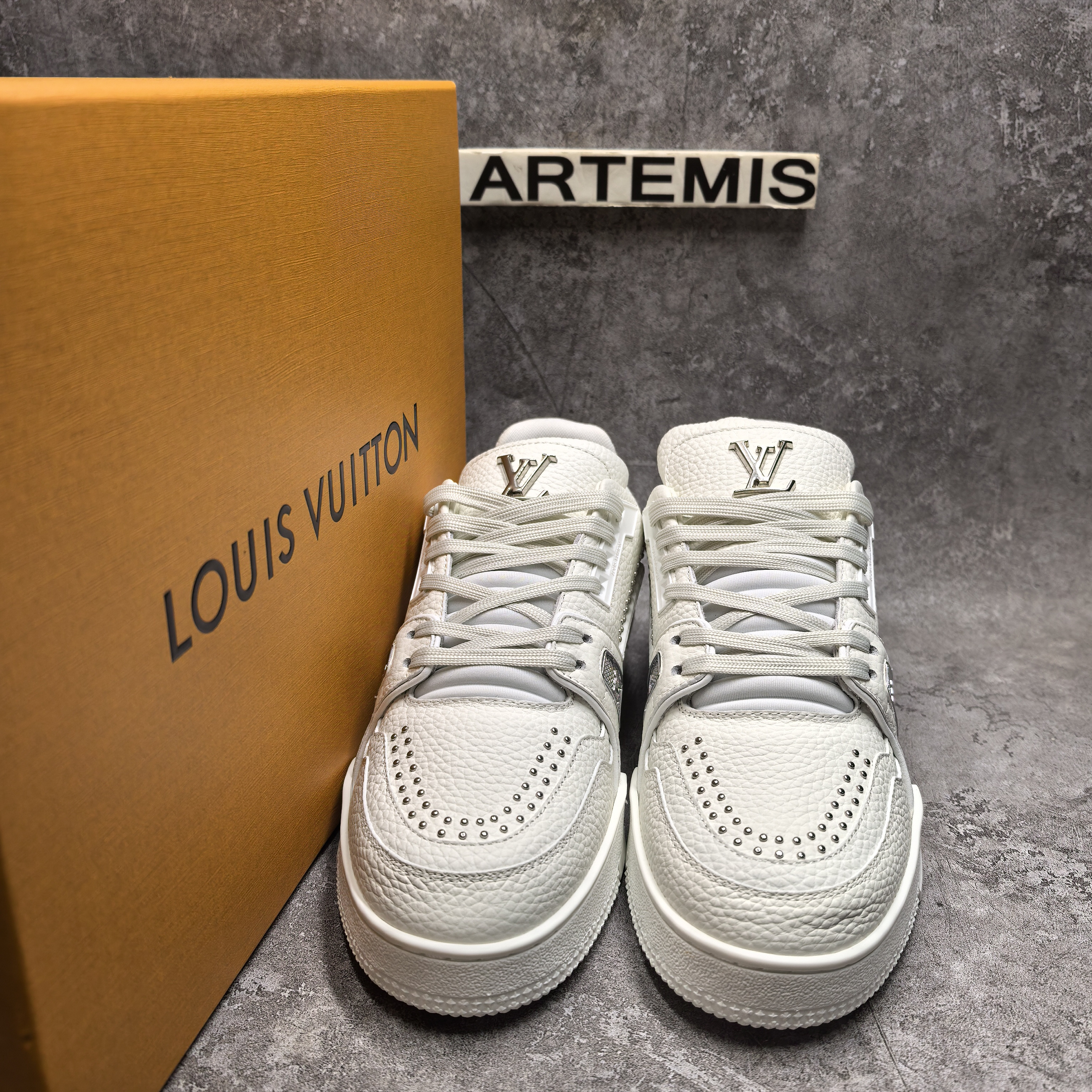 UA LV Trainer Sneaker