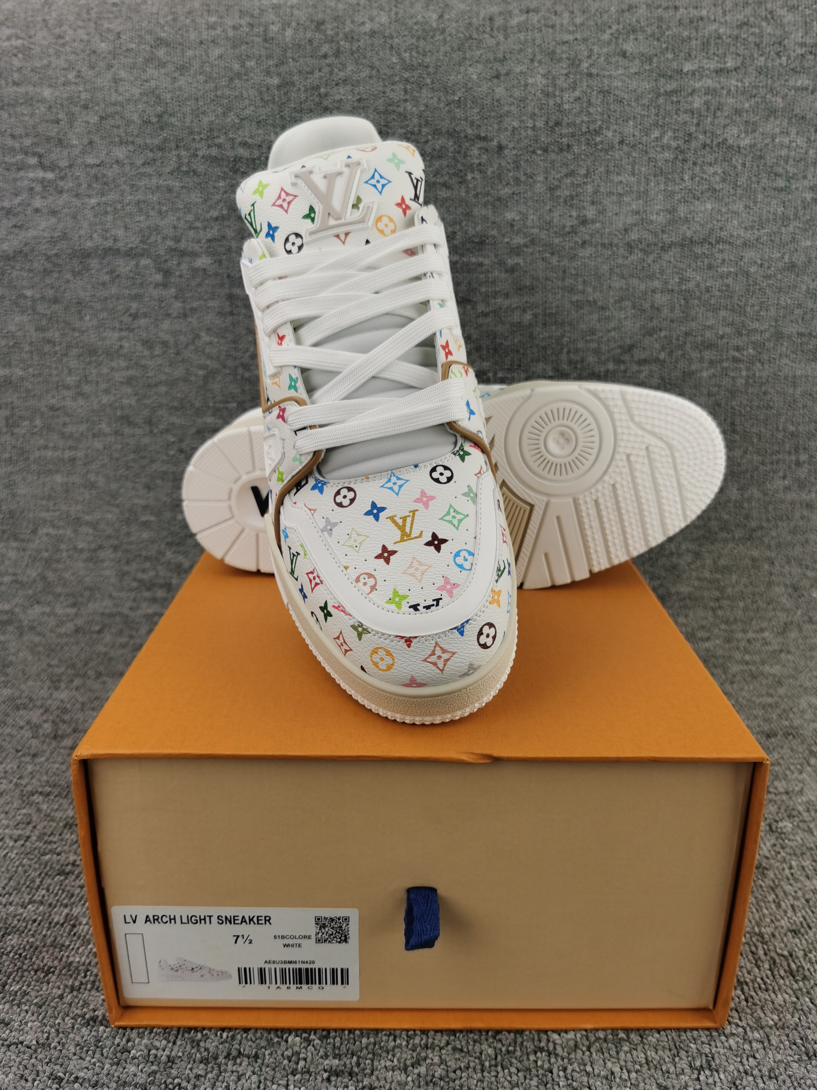 UA LV Trainer Sneaker