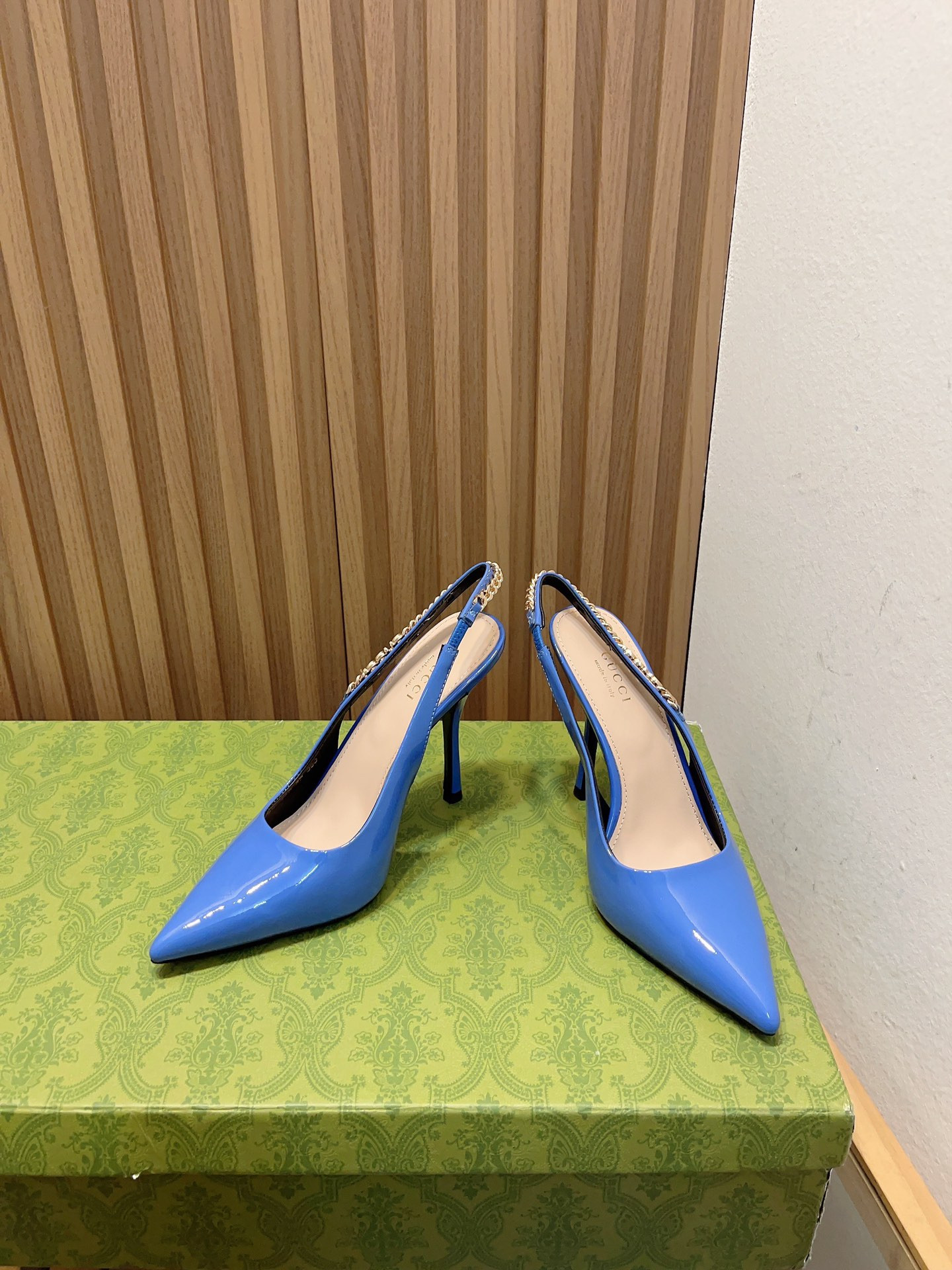 G*u*i signoria slingback pump high