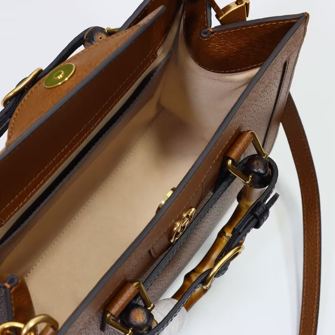 G*u*i diana tote bag 27x24x11cm