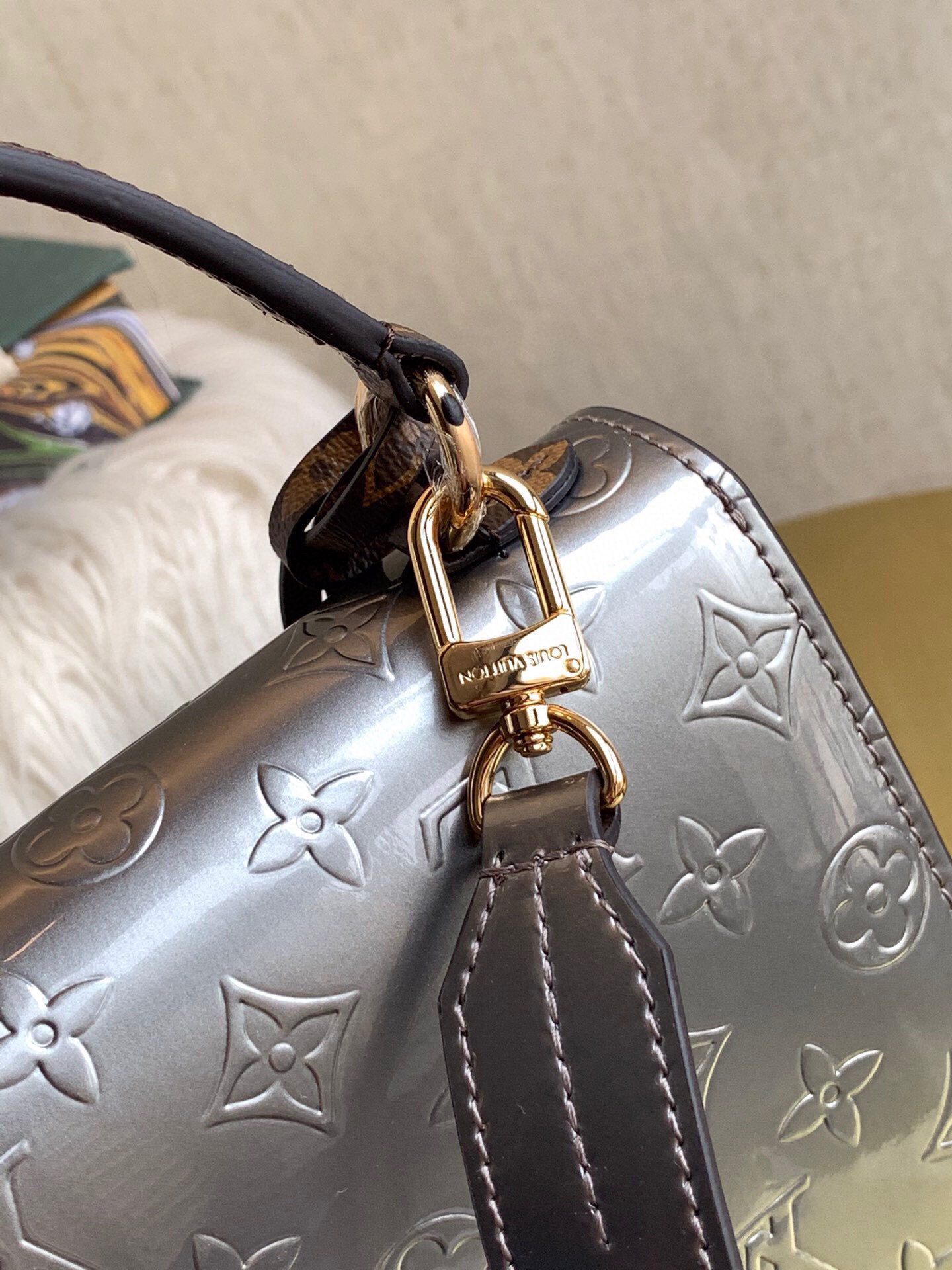 LV SPRING STREET M90567