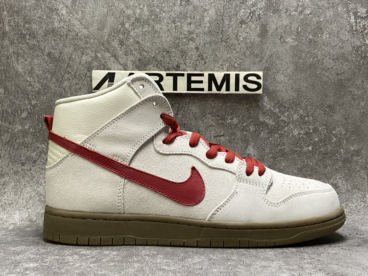 Dunk High Pro SB Birch Hyper Red