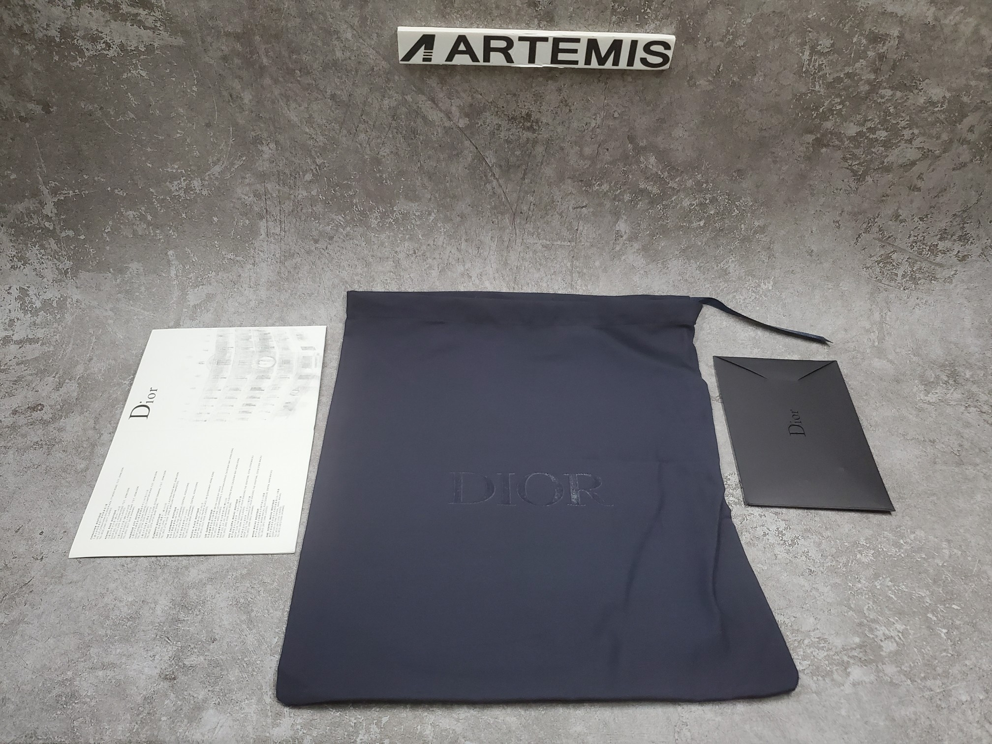 D*or b23 high top logo oblique