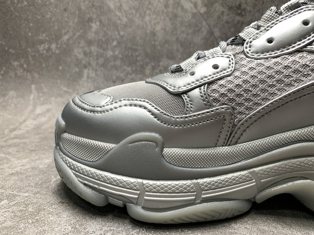 Balenciga Triple S Sneaker Silver Metallic
