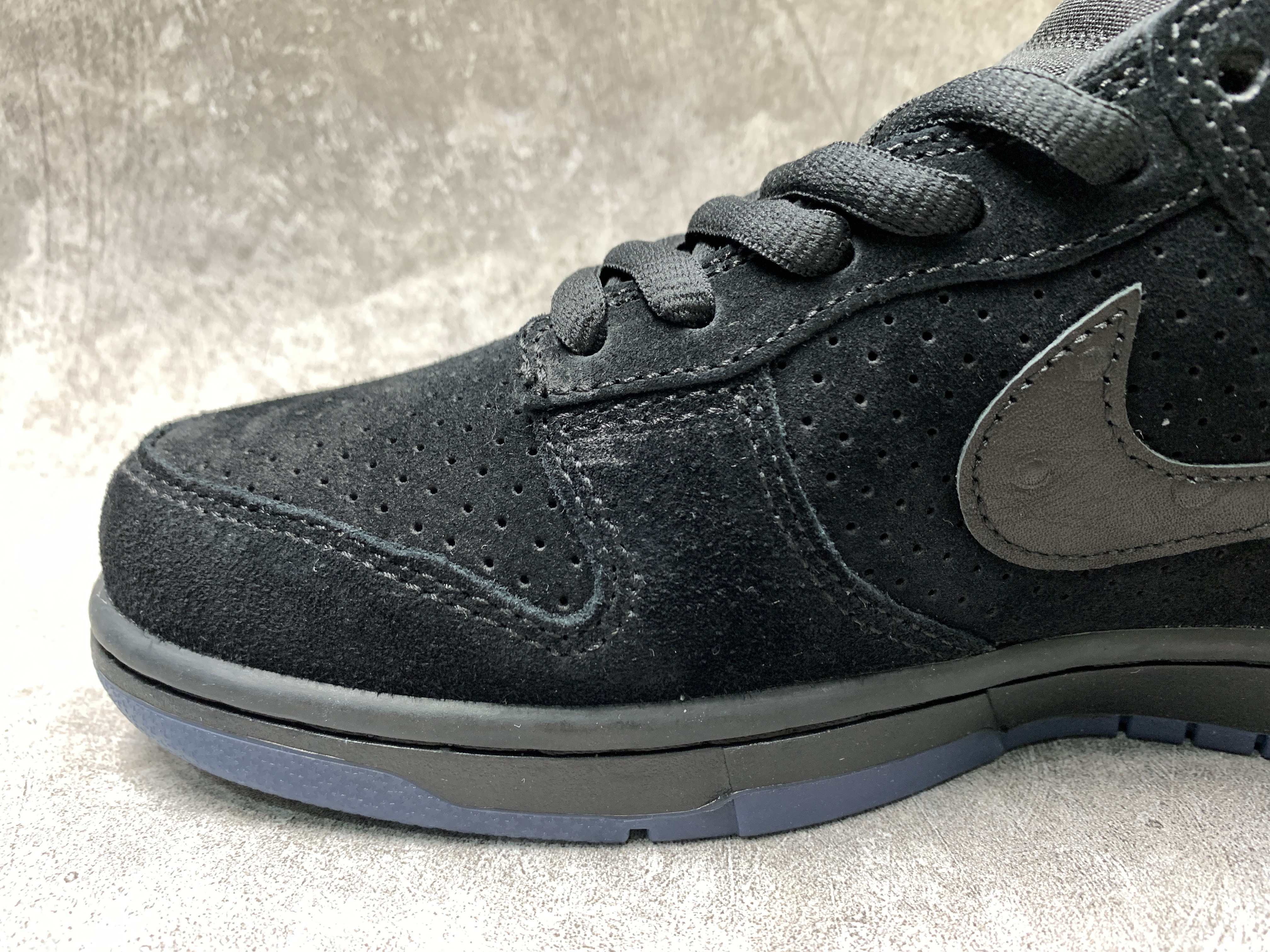 Nike Dunk Low SP UNDEFEATED Black Dunk vs. AF1 Pack
