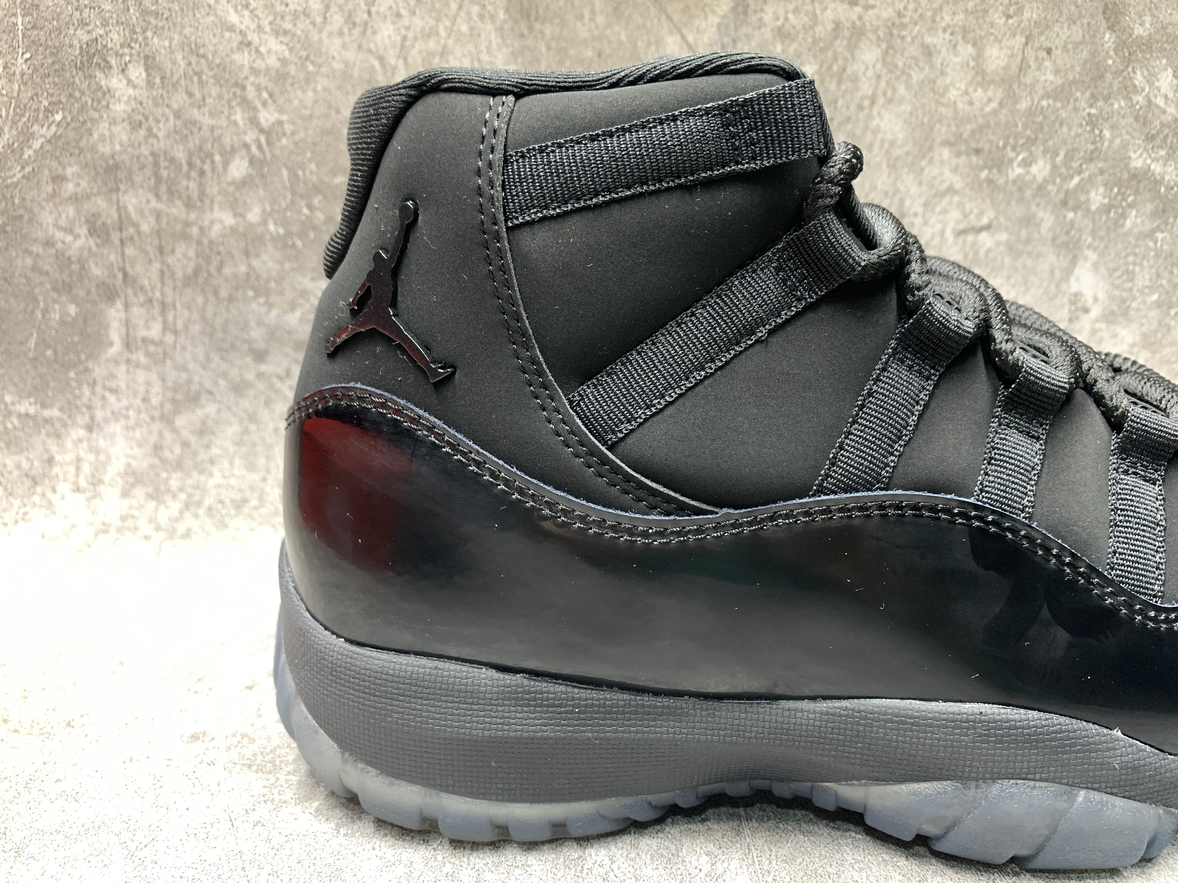 Air Jordan 11 Retro Cap and Gown