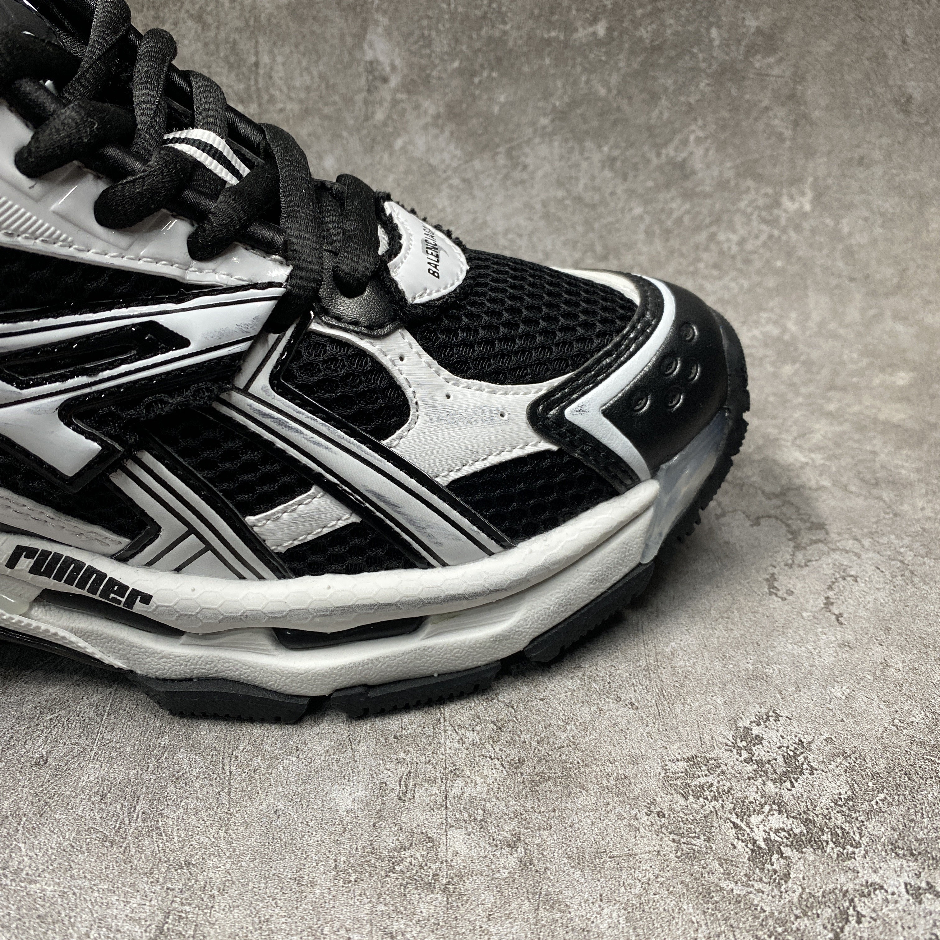Balenciga Runner Sneaker Black White