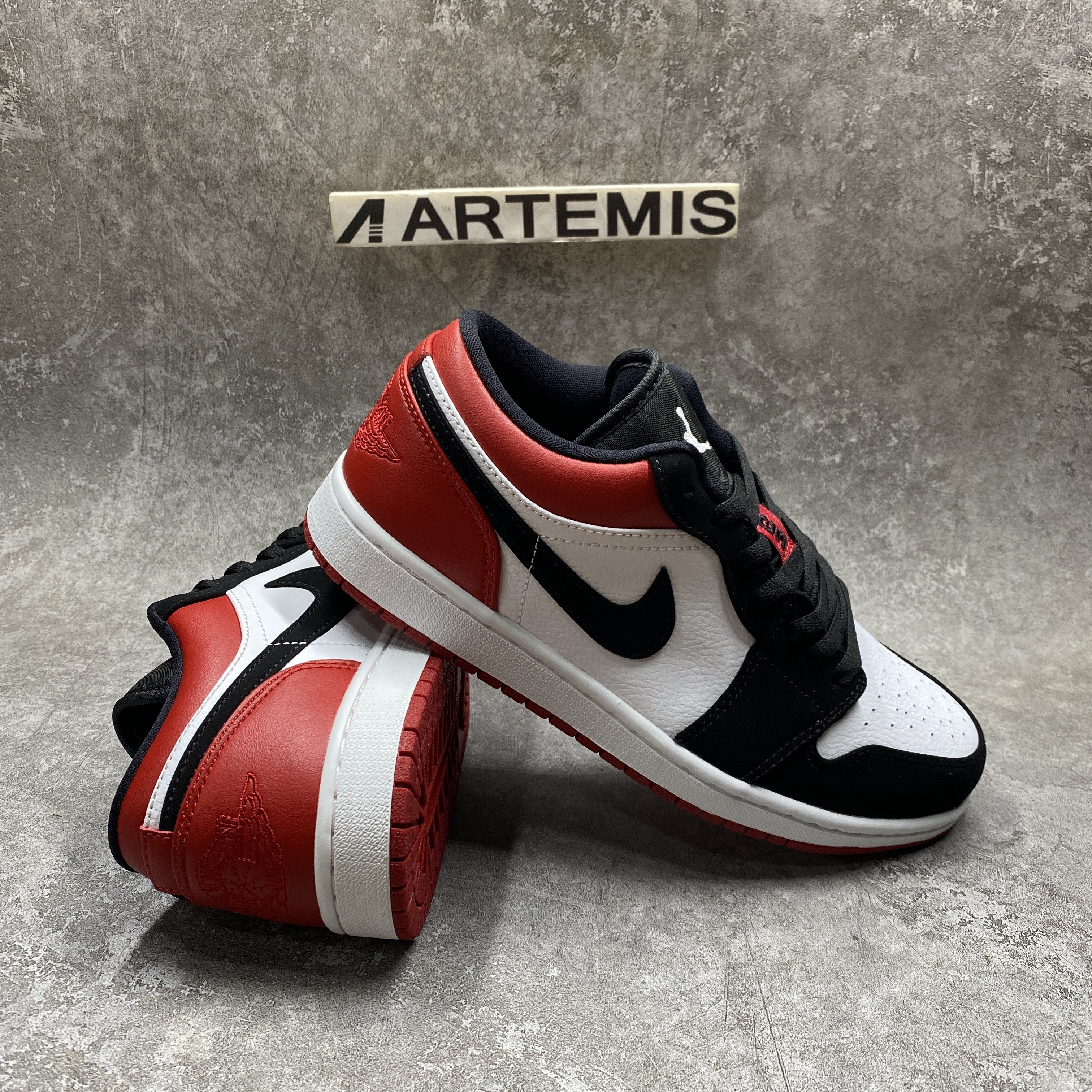 Air Jordan 1 Low Black Toe