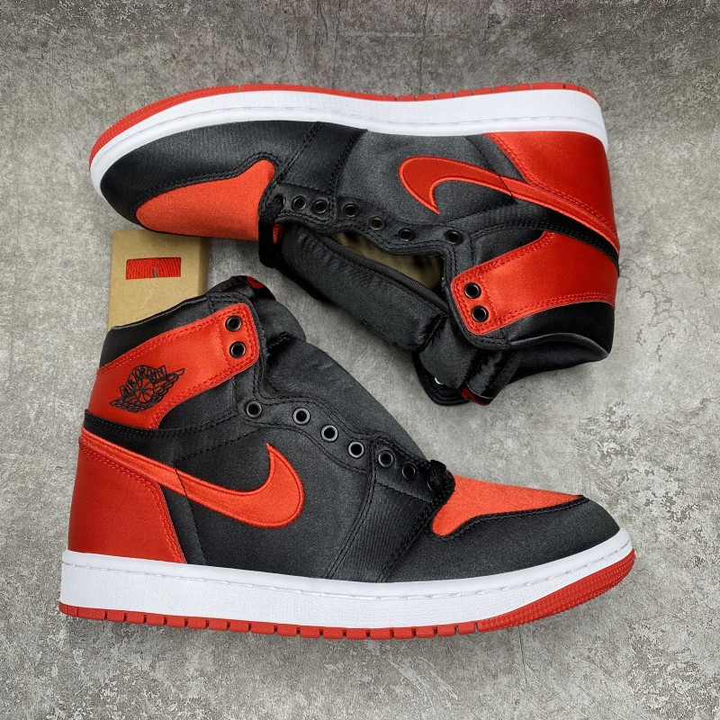 Air Jordan 1 High OG WMNS Satin Bred