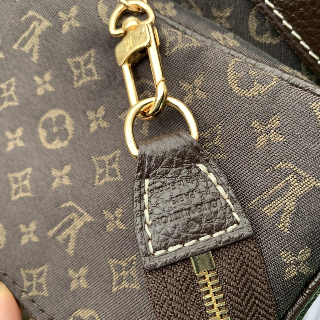 LV PETIT BUCKET M42238