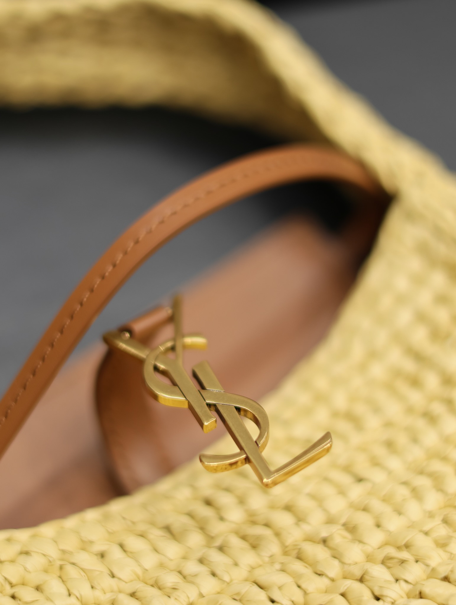 Y*L le 5 À 7 mini in raffia color natural 7.5x4.5x1.8 inches