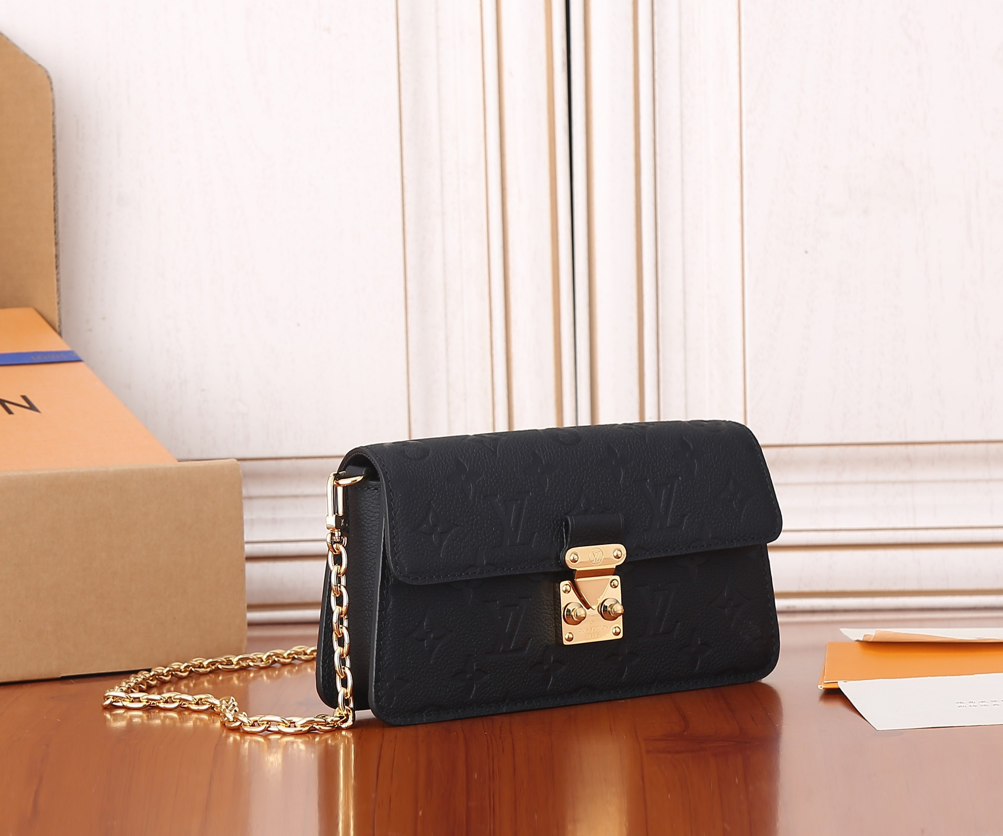 LV Wallet On Chain Métis M82637 7.5 x 4.3 x 2.2 inches