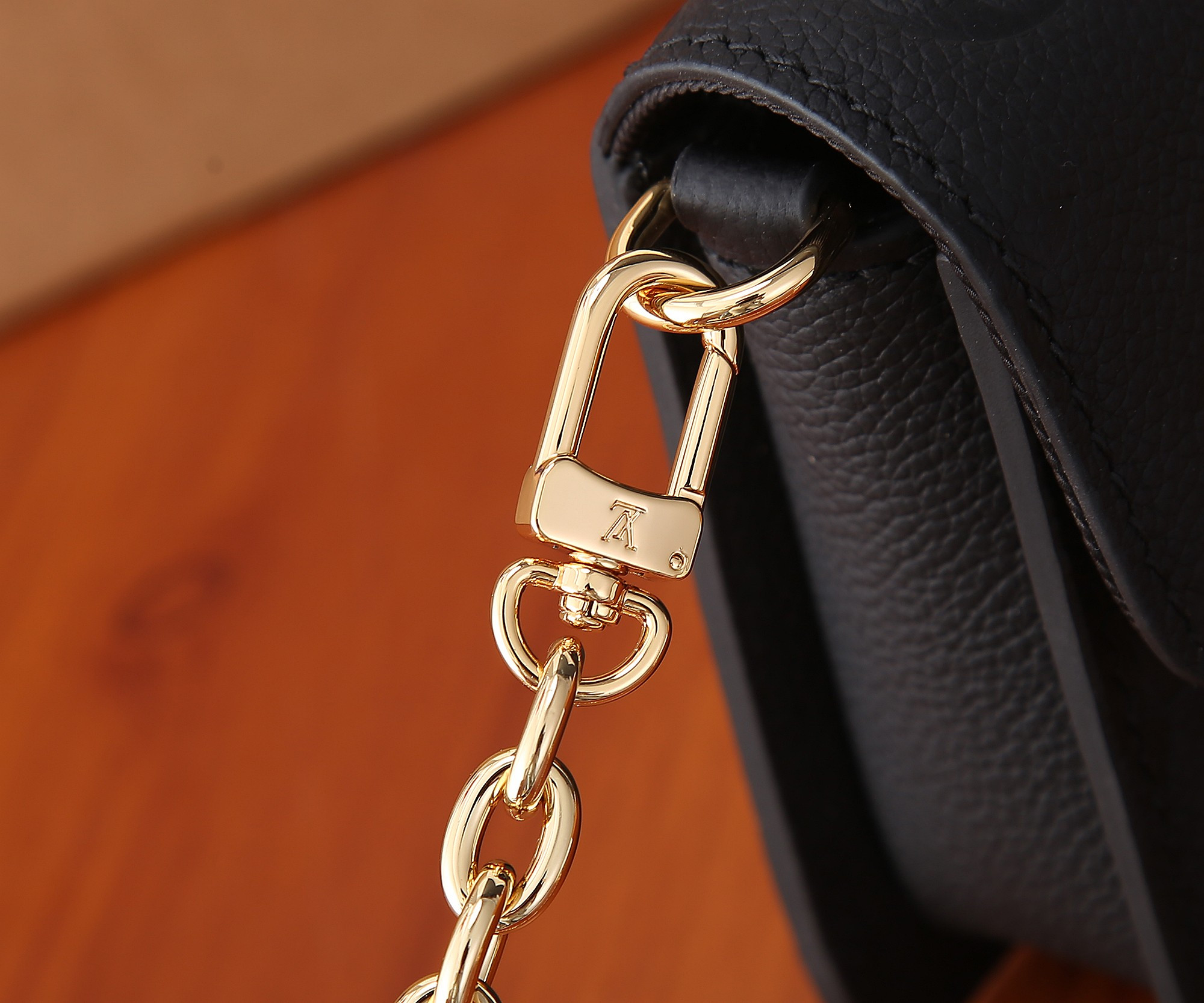 LV Wallet On Chain Métis M82637 7.5 x 4.3 x 2.2 inches