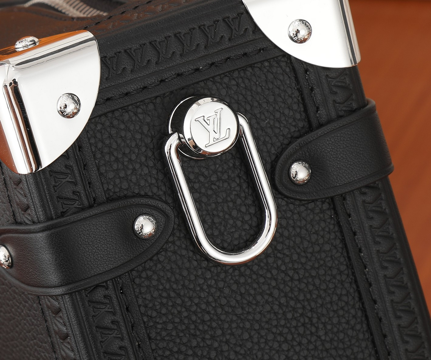 LV Side Trunk MM M25160 8.3 x 5.5 x 2.4 inches