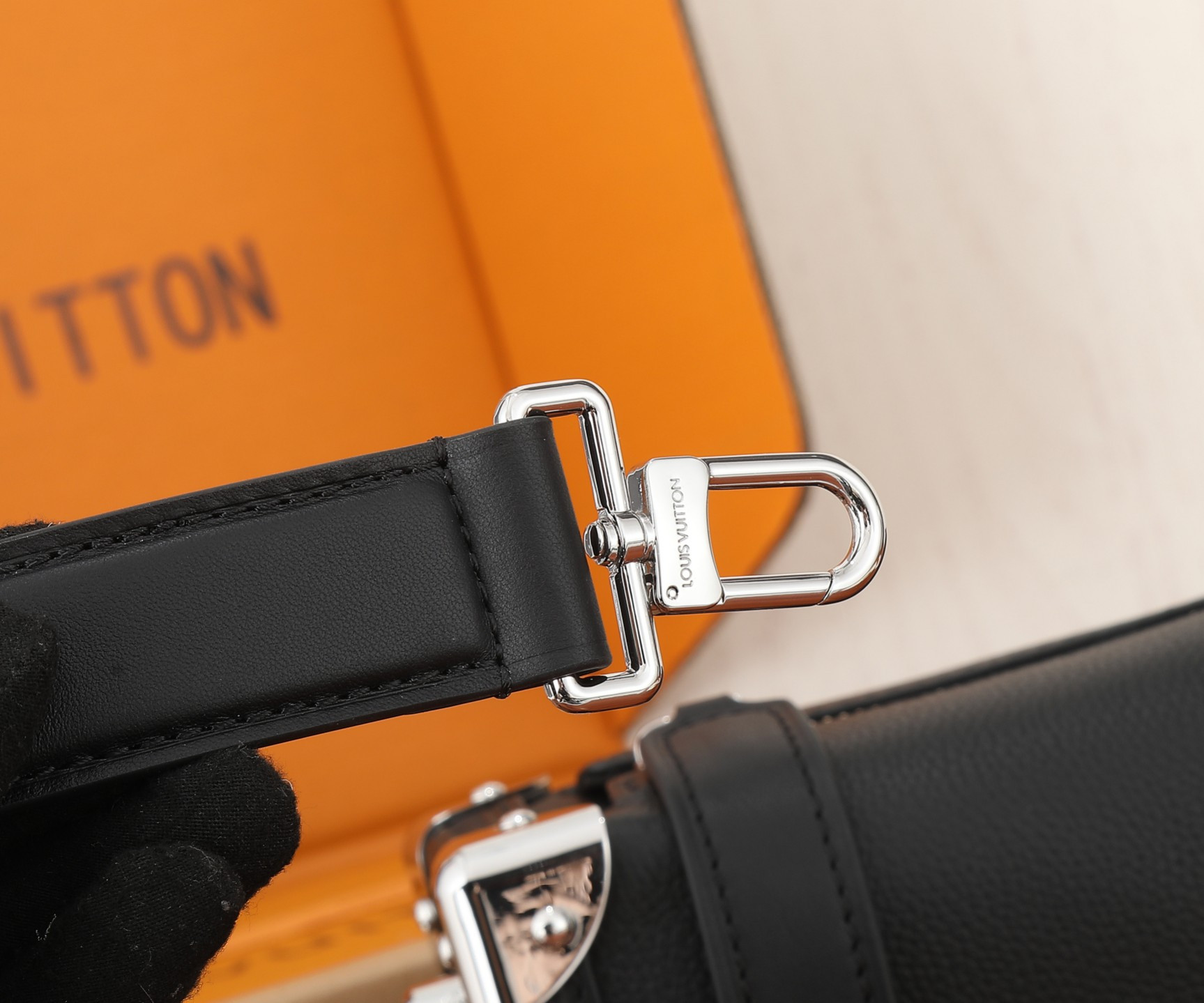 LV Side Trunk MM M25160 8.3 x 5.5 x 2.4 inches