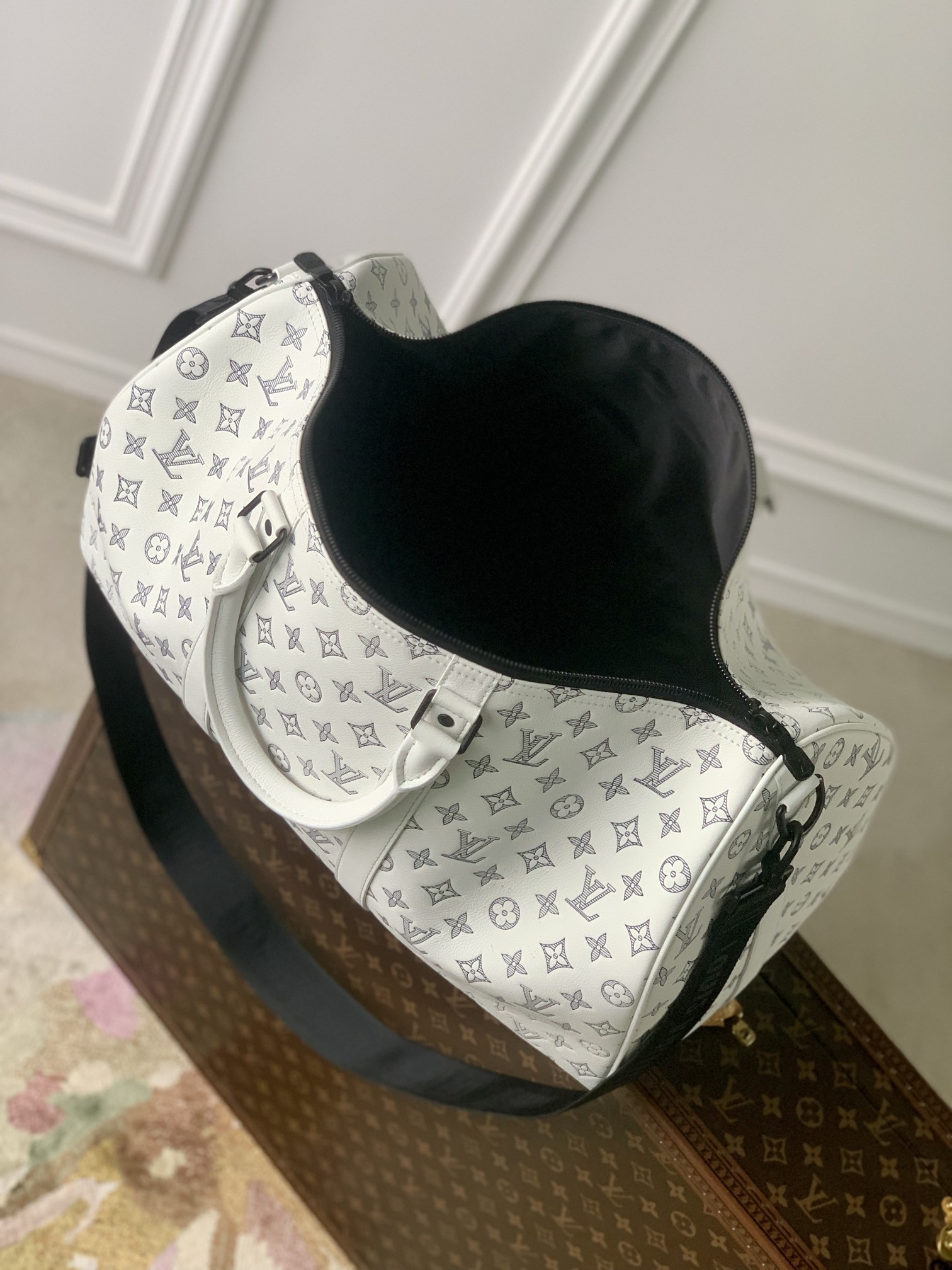 LV Keepall Bandoulière 50 M24954 19.7 x 11.4 x 9.1 inches