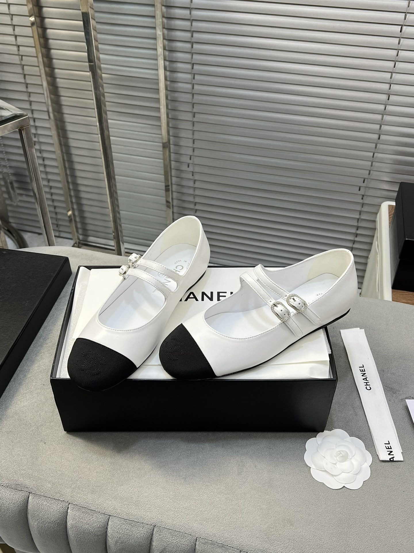ua Ch*el mary janes  lambskin & grosgrain