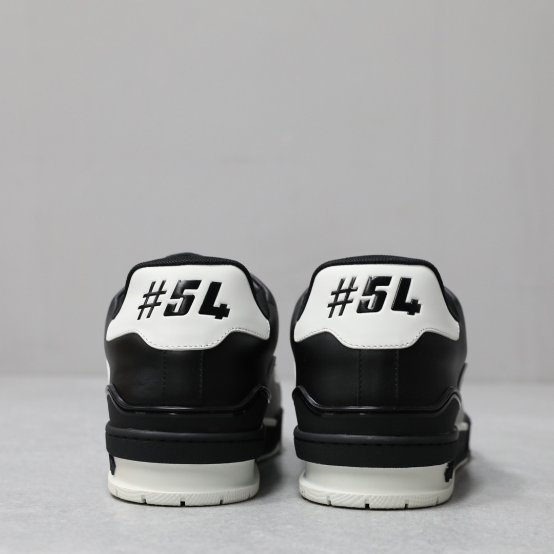 UA LV Trainer Sneaker