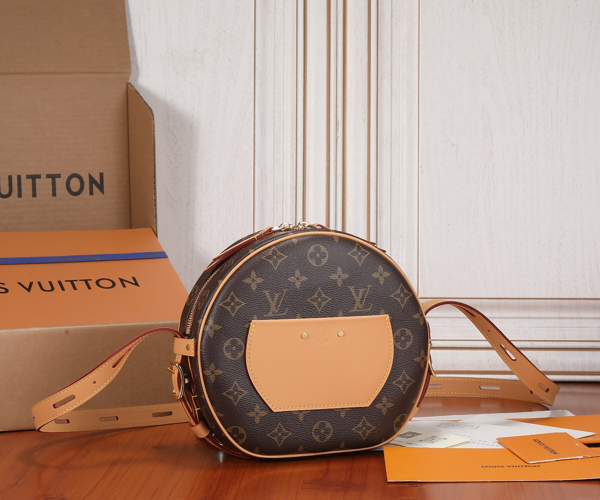 LV Boite Chapeau Souple MM M45647 7.9 x 8.9 x 3.1 inches