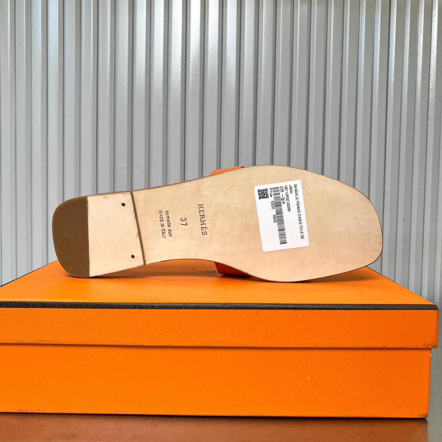 ua H**me5 oran sandal