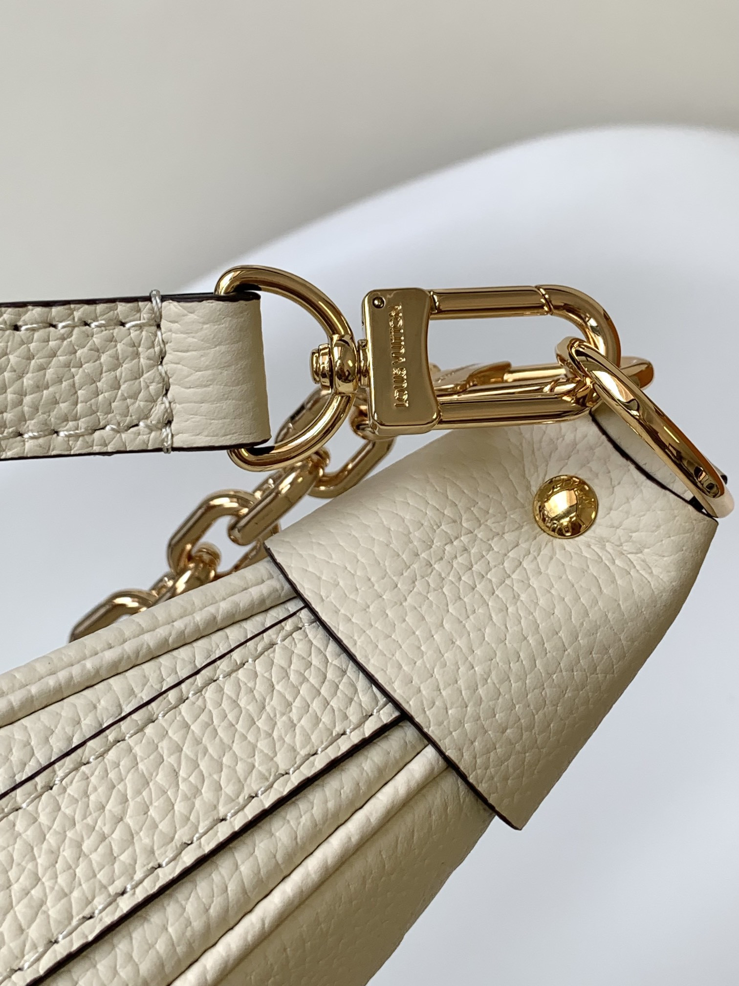 LV Loop Hobo M46739 15 x 10.2 x 3.9 inches