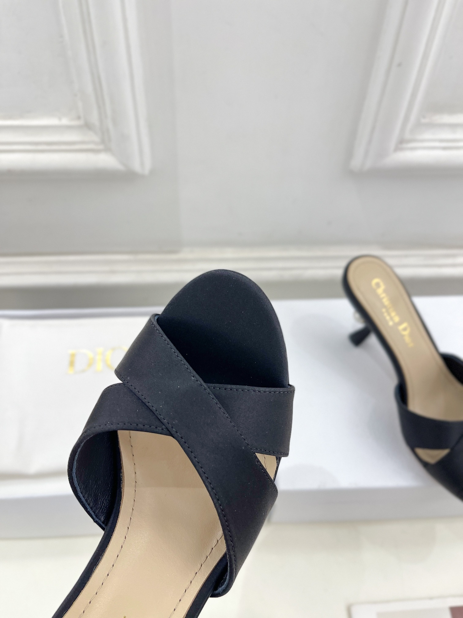 ua D*or tribales heeled slide