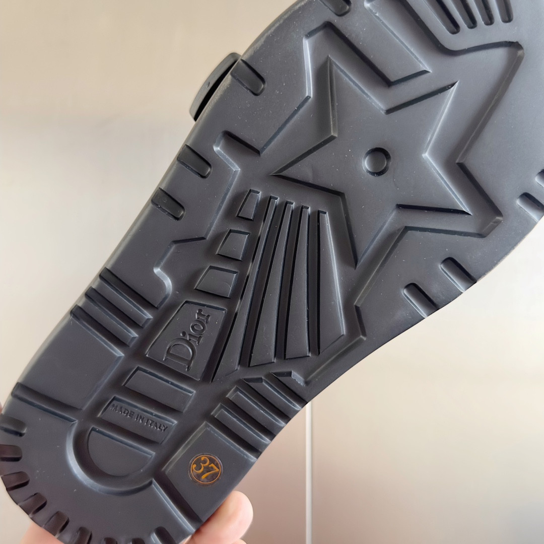 ua D*oriviera dio(r)evolution slide black