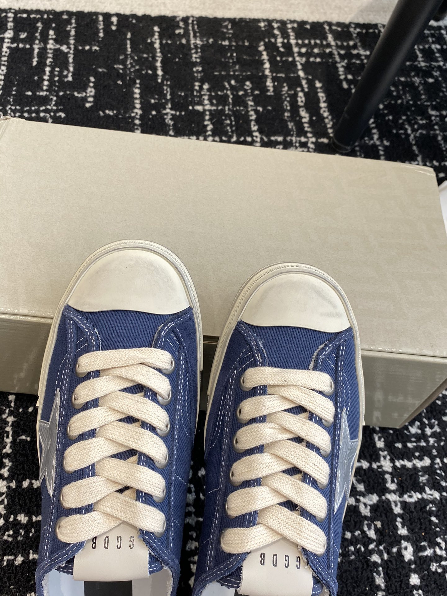 UA Golden Goose V-STAR Sneaker