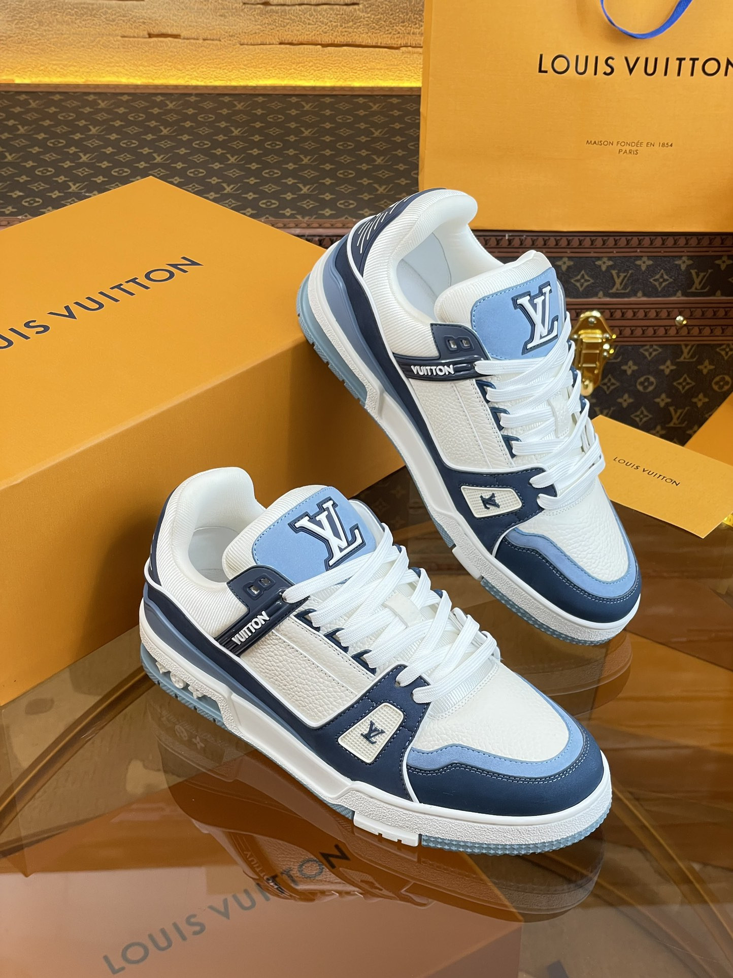 UA LV Trainer Sneaker