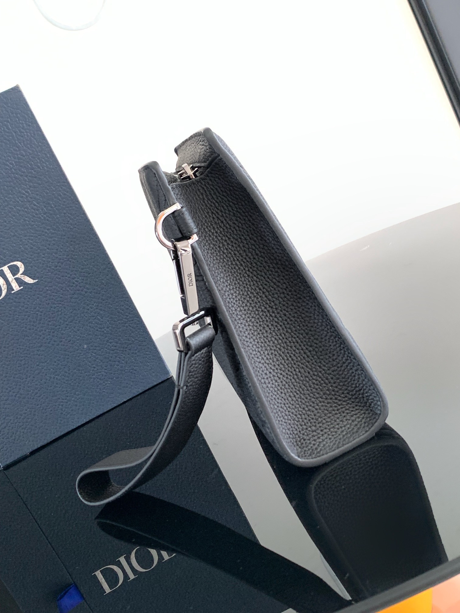 D*or a5 triangle pouch 27 x 19.5 x 6 cm