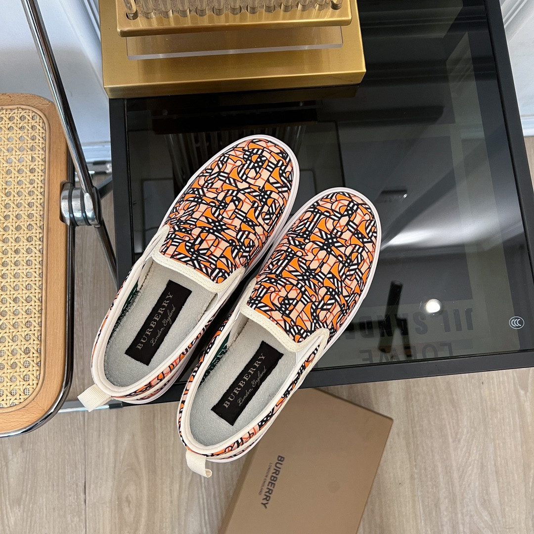 ua B**rry slip on sneakers