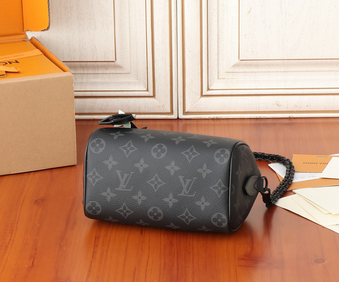 LV Speedy 18  M24606 18x12.5x11CM