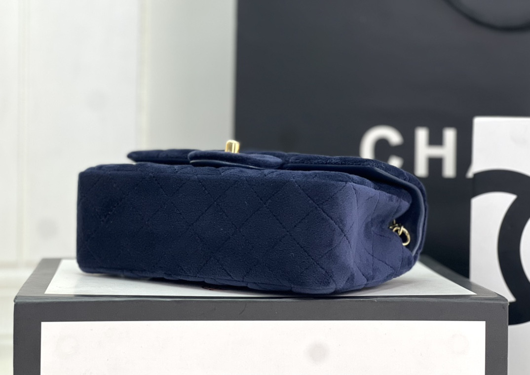 Ch*el classic flap bag 20cm