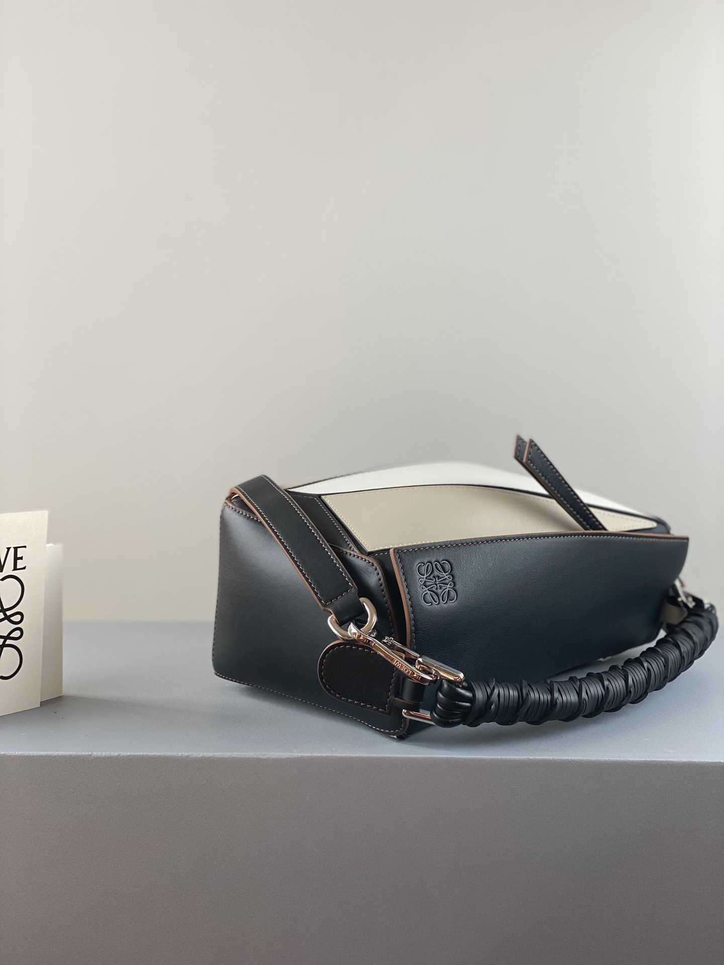 L0ew* small puzzle bag in classic calfskin 24x10.5x16.5cm