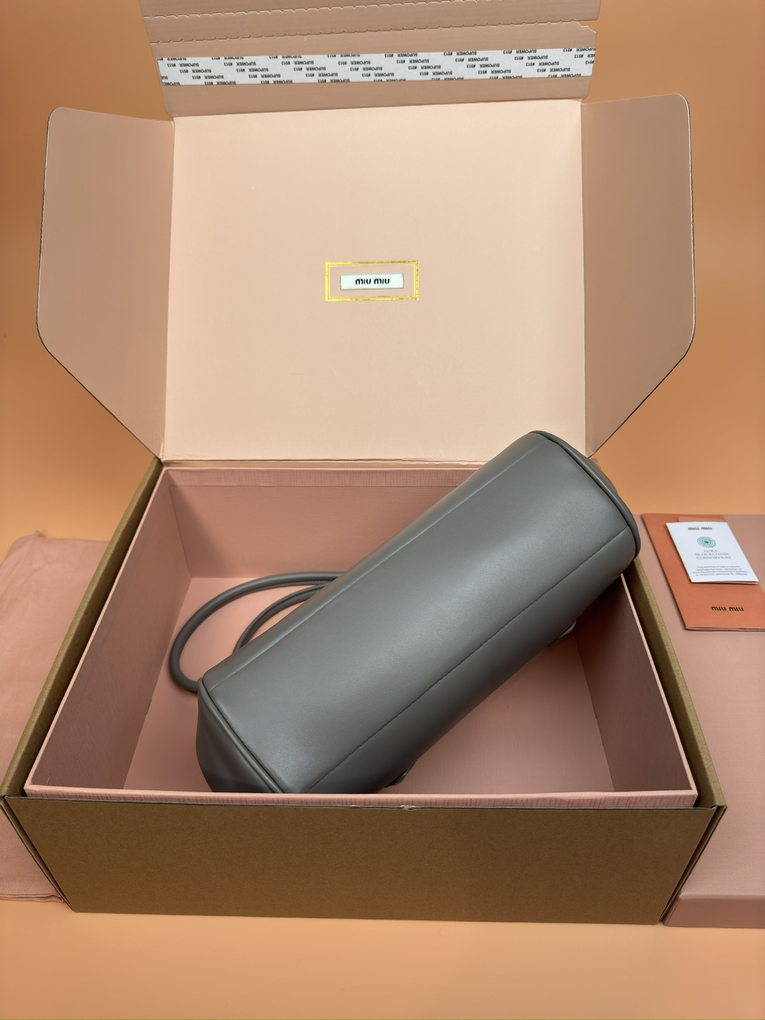 Miu Miu Leather shoulder bag 15x28x11cm