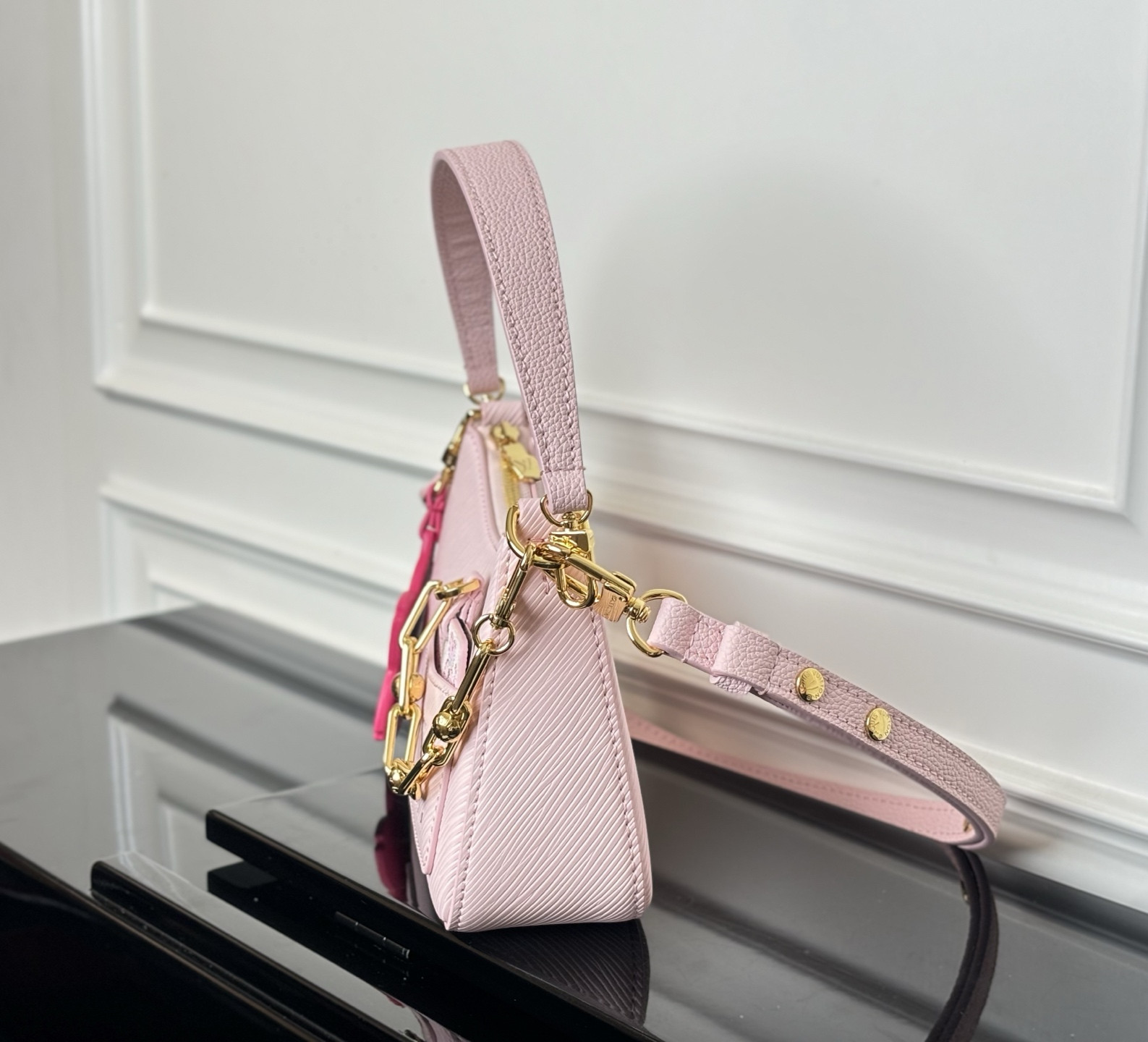 LV x TM Marellini M13101 19 x 13.5 x 6.5CM