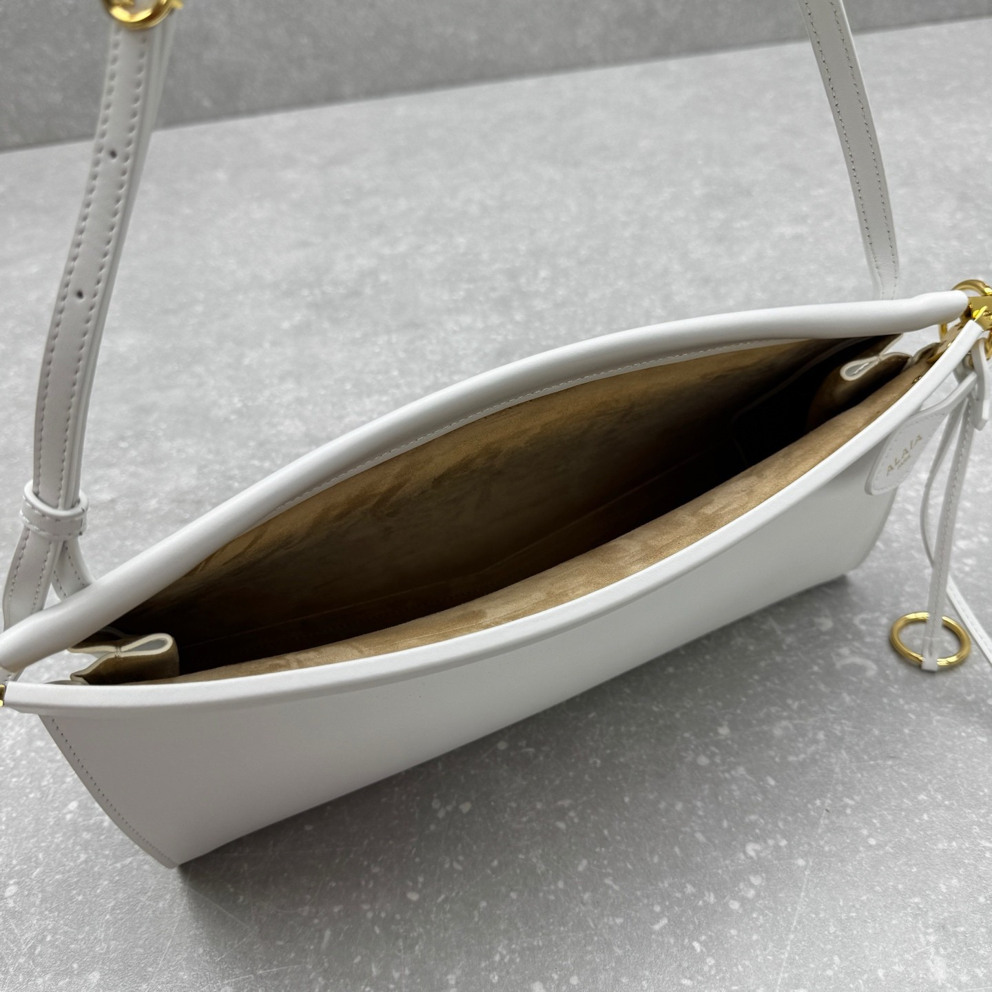 ALAÏA LE CLICK EAST WEST MEDIUM BAG 30x14x9cm