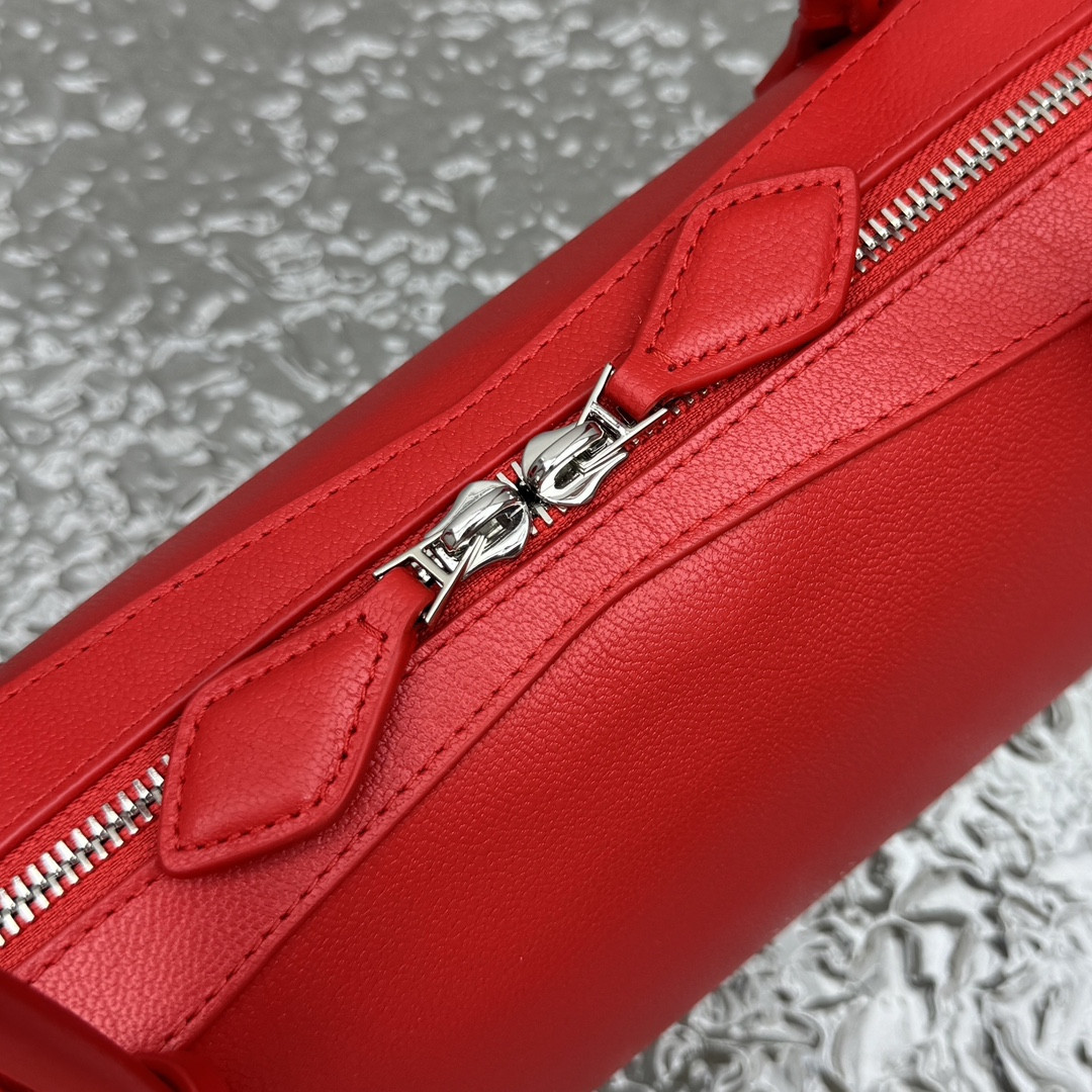 ALAÏA LE TECKEL MEDIUM BAG 33x11x10cm